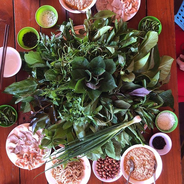 Gỏi lá KonTum dân dã mà cầu kì khiến bao người lữ khách đi về nhớ mãi - Ảnh 1.