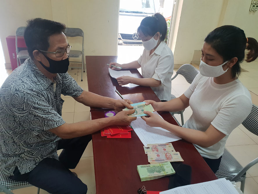 Đà Nẵng hỗ trợ tiền thêm 2 tháng các đối tượng gặp khó khăn do COVID-19 - Ảnh 1. Đà Nẵng hỗ trợ tiền thêm 2 tháng các đối tượng gặp khó khăn do COVID-19 - Ảnh 1.