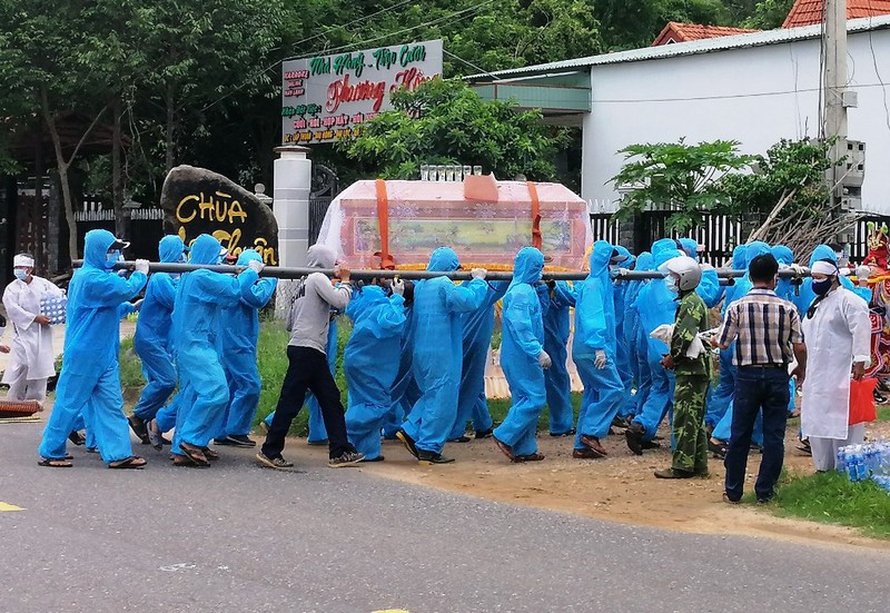 Sau đám tang có 3 ca mắc COVID-19, Đà Nẵng rút gọn tổ chức mai táng trên địa bàn - Ảnh 1. Sau đám tang có 3 ca mắc COVID-19, Đà Nẵng rút gọn tổ chức mai táng trên địa bàn - Ảnh 1.