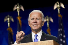 Ông Biden hứa đưa Mỹ thoát khỏi 'kỉ nguyên bóng tối' của Donald Trump