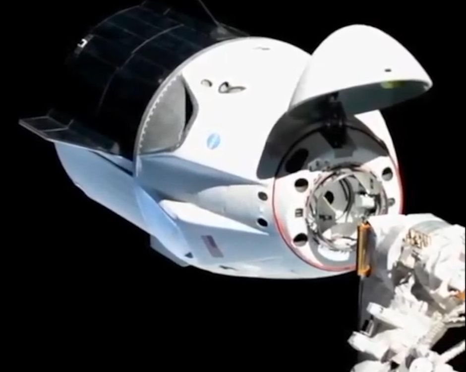 Đang 'đốt' tiền, công ty vũ trụ SpaceX của Elon Musk vẫn trở thành 'siêu kì lân' trị giá 46 tỉ USD - Ảnh 1. Đang 'đốt' tiền, công ty vũ trụ SpaceX của Elon Musk vẫn trở thành 'siêu kì lân' trị giá 46 tỉ USD - Ảnh 1.
