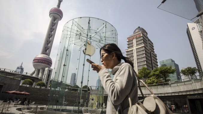 Apple đón cơ hội vàng 10 năm mới có 1 lần ở Trung Quốc - Ảnh 1. Apple đón cơ hội vàng 10 năm mới có 1 lần ở Trung Quốc - Ảnh 1.