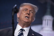 Ông Trump gieo rắc thêm nghi ngờ về cuộc bầu cử khi bị Biden dẫn trước