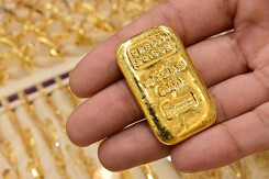 Giá vàng hôm nay 22/8: Vàng miếng SJC giảm xuống còn 56,75 triệu đồng/lượng