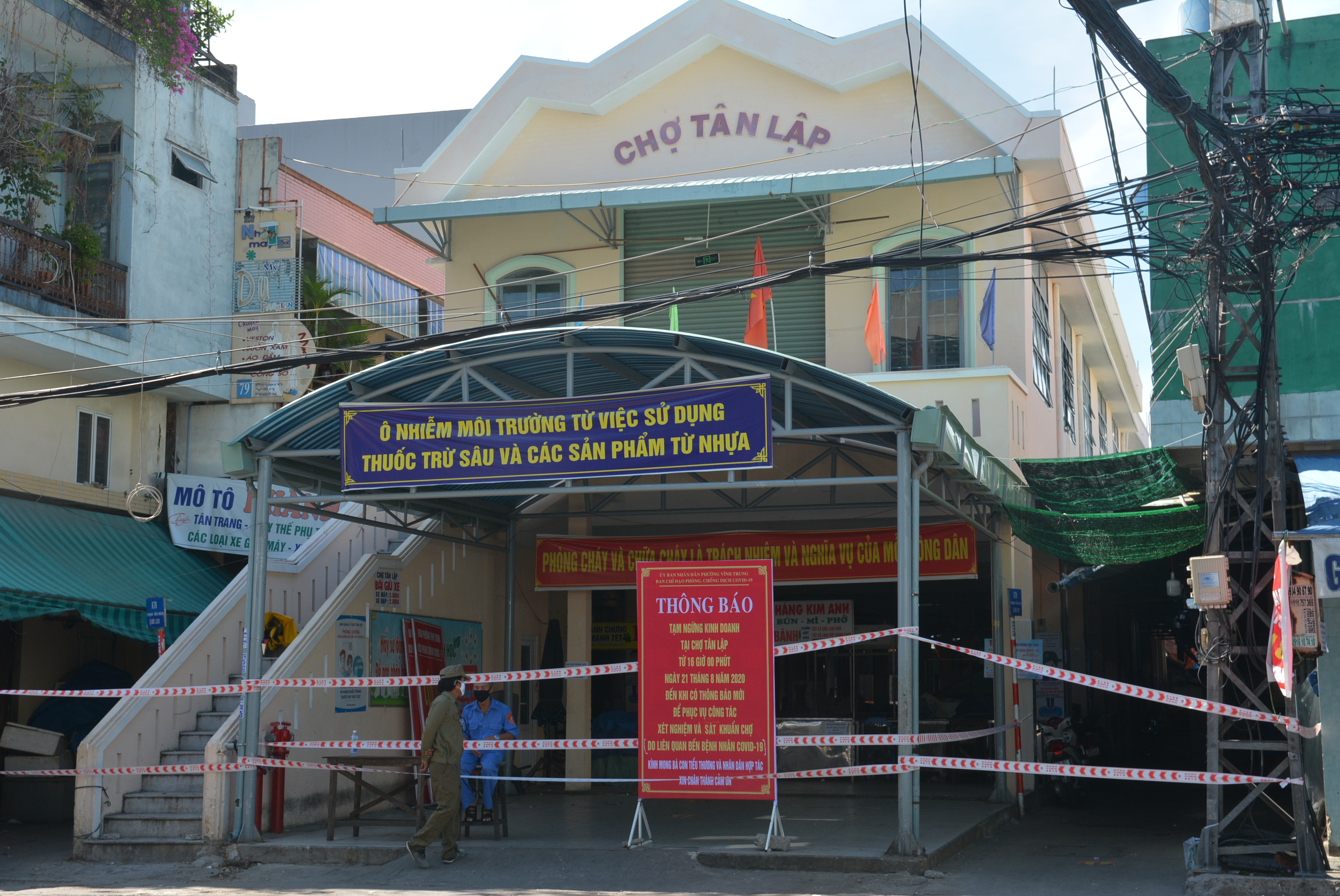 Đà Nẵng: Ba tiểu thương, nhân viên quản lí chợ mắc COVID-19 đi nhiều, tiếp xúc rất nhiều - Ảnh 1. Đà Nẵng: Ba tiểu thương, nhân viên quản lí chợ mắc COVID-19 đi nhiều, tiếp xúc rất nhiều - Ảnh 1.