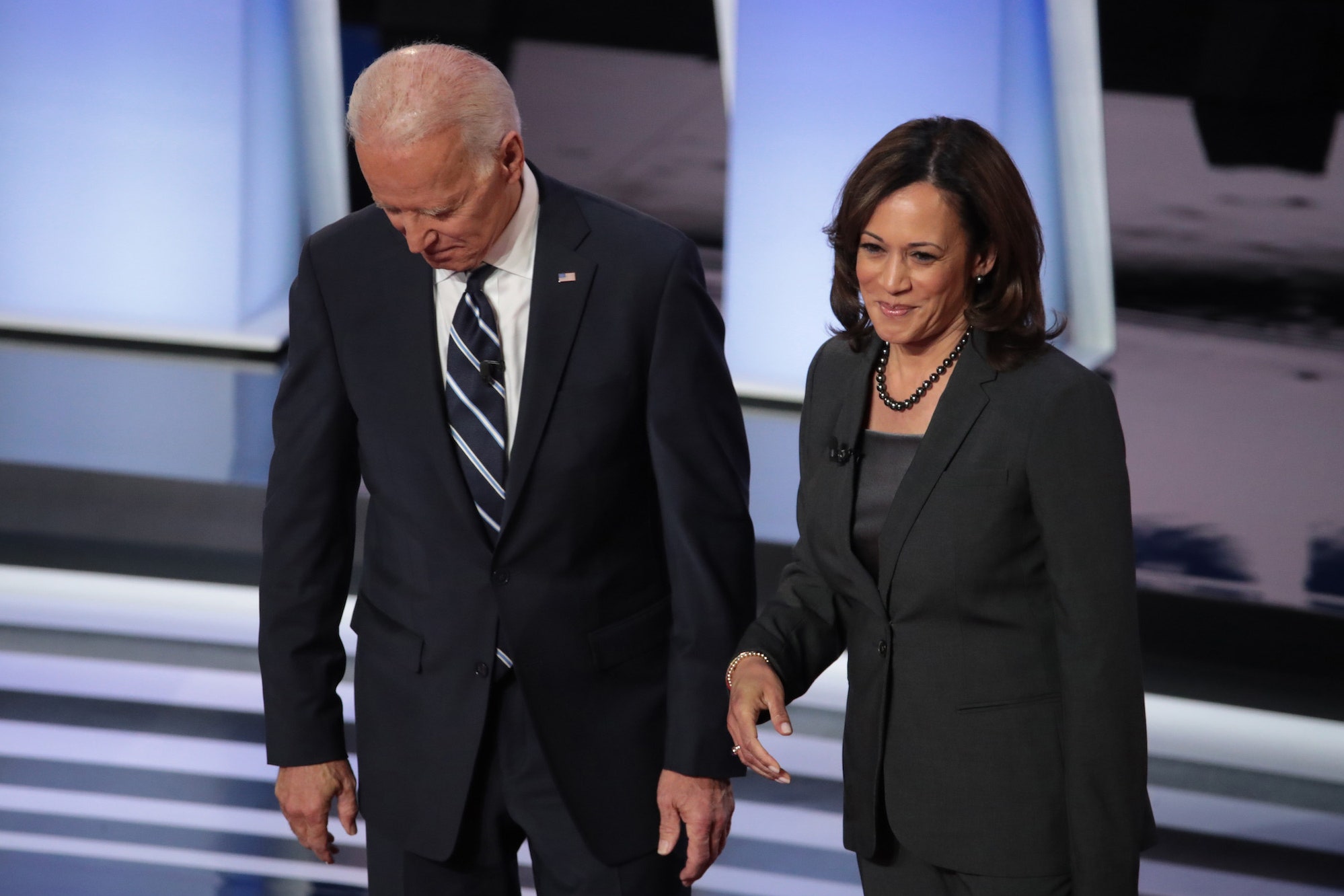 Ông Biden: Không thu thuế mới với người có thu nhập dưới 400.000 USD/năm - Ảnh 1. Ông Biden: Không thu thuế mới với người có thu nhập dưới 400.000 USD/năm - Ảnh 1.