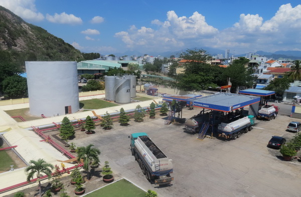 Khánh Hòa chốt thời gian di dời bến cảng xăng dầu Mũi Chụt và Kho xăng dầu Vĩnh Nguyên - Ảnh 1. Khánh Hòa chốt thời gian di dời bến cảng xăng dầu Mũi Chụt và Kho xăng dầu Vĩnh Nguyên - Ảnh 1.