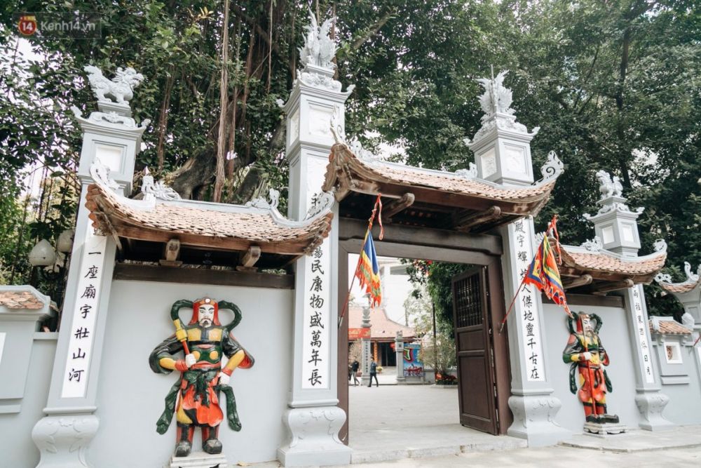 Nhân ngày Thất Tịch, cùng dạo quanh những ngôi chùa cầu duyên nổi tiếng nhất Hà Nội và Sài Gòn - Ảnh 1. Nhân ngày Thất Tịch, cùng dạo quanh những ngôi chùa cầu duyên nổi tiếng nhất Hà Nội và Sài Gòn - Ảnh 1.