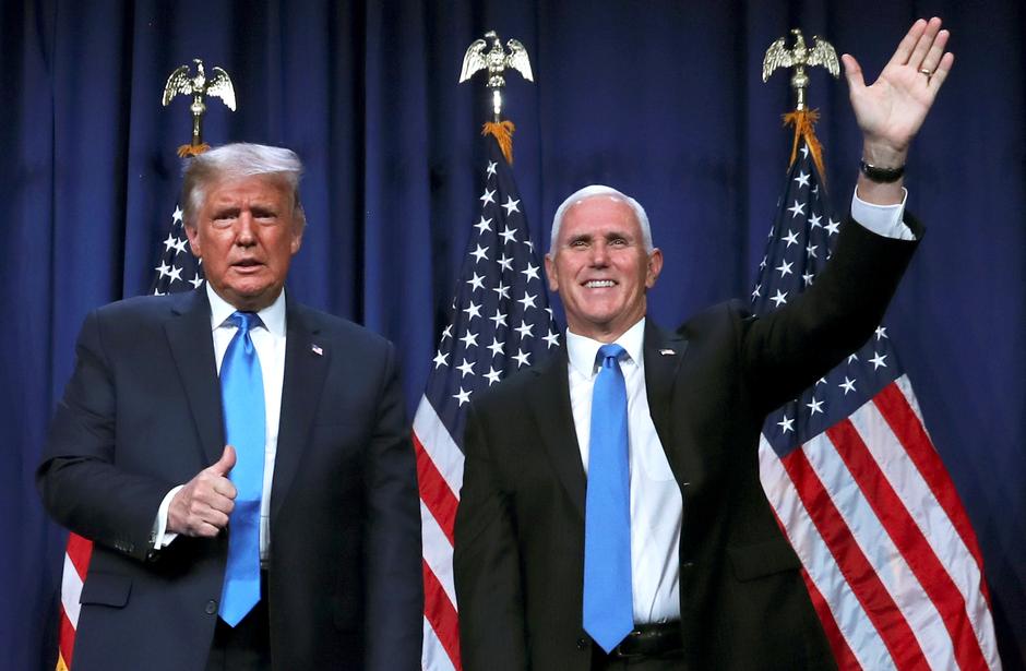 Đảng Cộng hòa tô vẽ tương lai u ám của nước Mỹ nếu ông Trump thất cử - Ảnh 1.