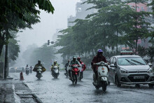 Thời tiết Hà Nội hôm nay 26/8: Ngày nắng nóng, đêm có mưa rào và dông, Hải Phòng sáng sớm có mưa