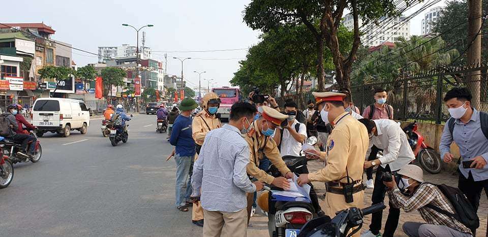 Hà Nội: Tập trung kiểm tra, xử lí các trường hợp vi phạm trật tự đô thị - Ảnh 1. Hà Nội: Tập trung kiểm tra, xử lí các trường hợp vi phạm trật tự đô thị - Ảnh 1.