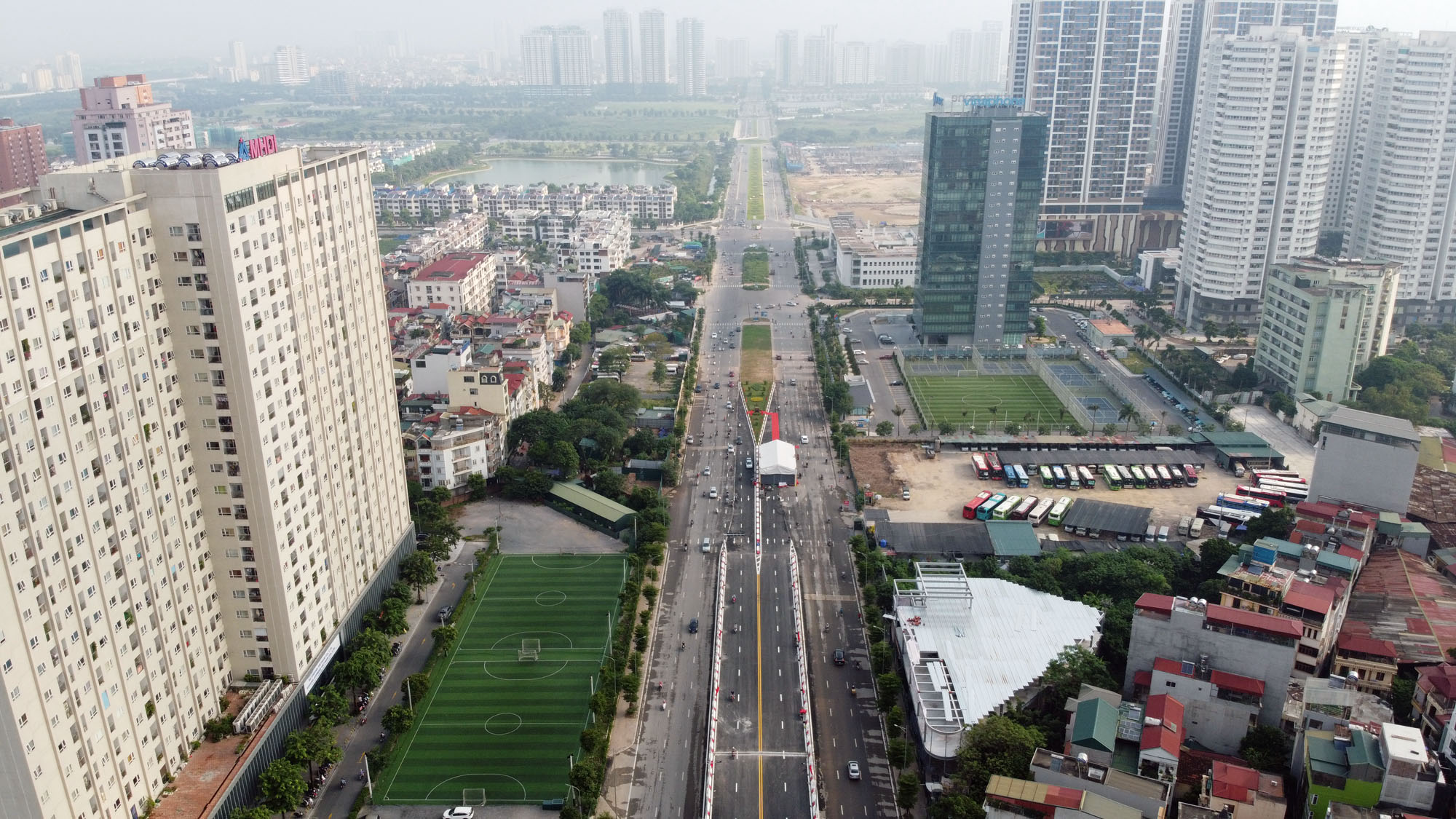 Cầu vượt nút giao Nguyễn Văn Huyên - Hoàng Quốc Việt thông xe - Ảnh 3.