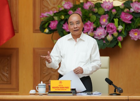 Thủ tướng: Cần lên chiến lược 'sống chung với dịch bệnh' khi thế giới chưa có vắc xin chính thức - Ảnh 1. Thủ tướng: Cần lên chiến lược 'sống chung với dịch bệnh' khi thế giới chưa có vắc xin chính thức - Ảnh 1.