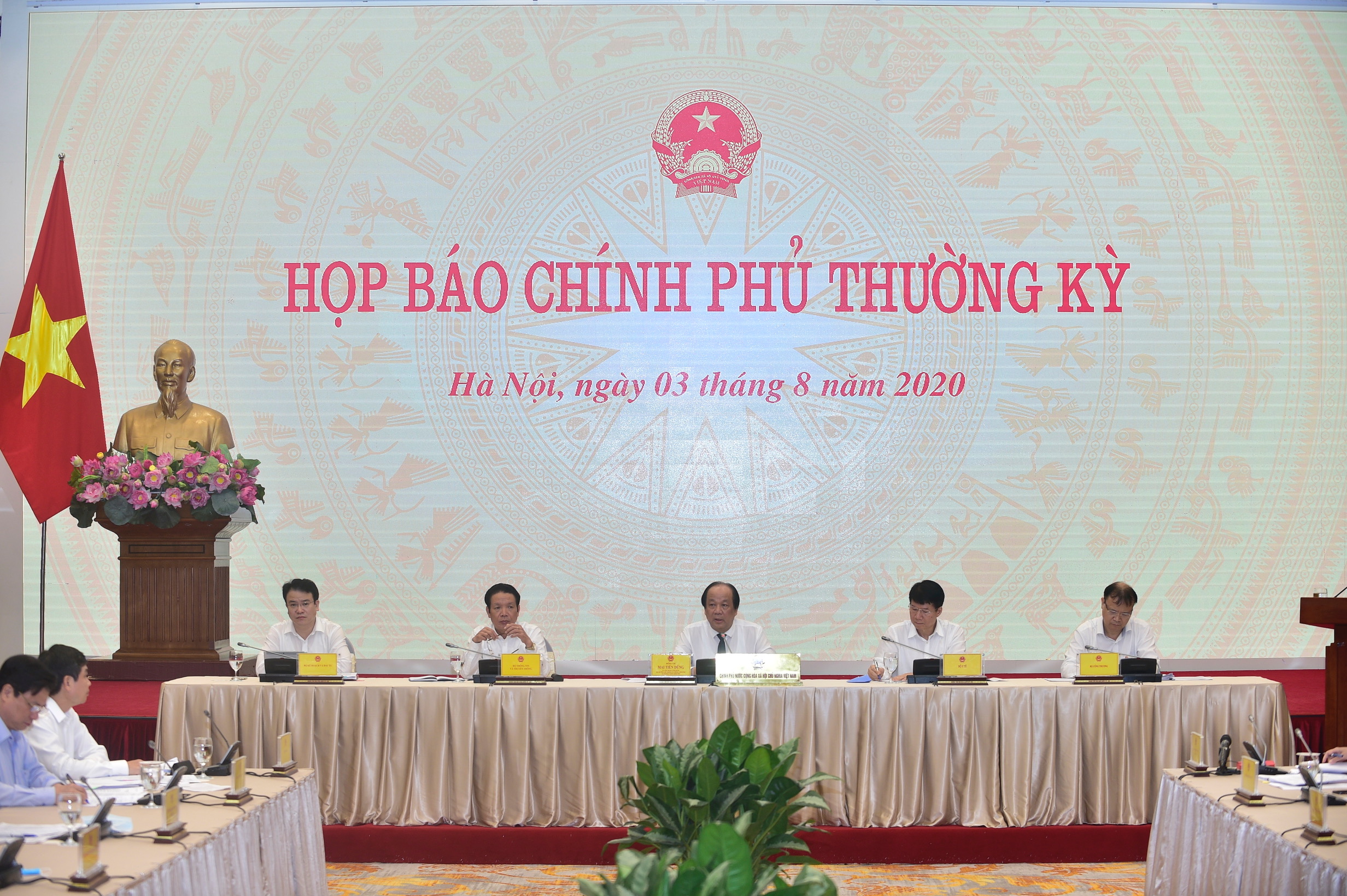 Thủ tướng: Chỉ phong tỏa nơi trung tâm ổ dịch và giãn cách xã hội nơi có dịch - Ảnh 1. Thủ tướng: Chỉ phong tỏa nơi trung tâm ổ dịch và giãn cách xã hội nơi có dịch - Ảnh 1.