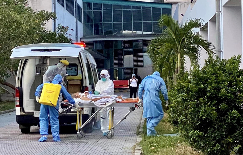 Bộ Y tế chi viện chuyên gia cho Quảng Nam, Huế điều trị các bệnh nhân Covid-19 nặng - Ảnh 1. Bộ Y tế chi viện chuyên gia cho Quảng Nam, Huế điều trị các bệnh nhân Covid-19 nặng - Ảnh 1.