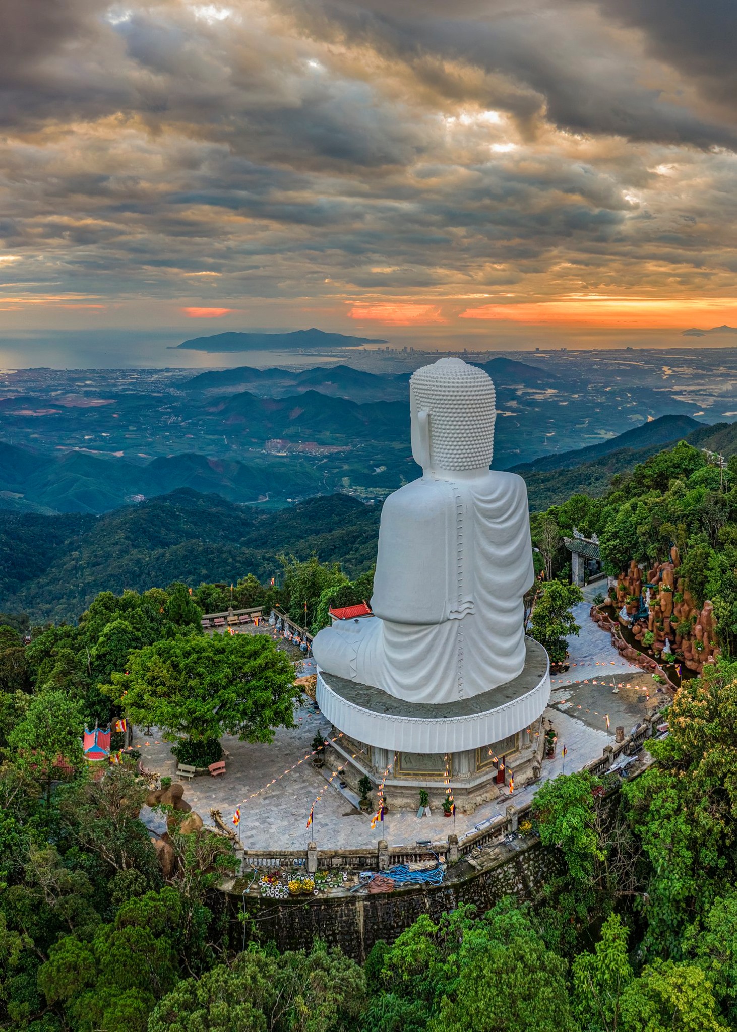 Khám phá lịch sử Bà Nà Hills - chốn 'bồng lai tiên cảnh' hấp dẫn số 1 Việt Nam - Ảnh 8. Khám phá lịch sử Bà Nà Hills - chốn 'bồng lai tiên cảnh' hấp dẫn số 1 Việt Nam - Ảnh 8.