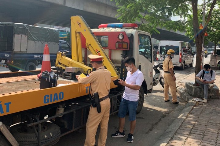 Yêu cầu lắp camera giao thông đoạn Nguyễn Xiển - Khuất Duy Tiến để xử lí phương tiện vi phạm - Ảnh 1. Yêu cầu lắp camera giao thông đoạn Nguyễn Xiển - Khuất Duy Tiến để xử lí phương tiện vi phạm - Ảnh 1.