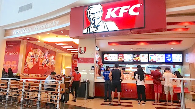 Không phải chuỗi đồ ăn nhanh lớn nhất Việt Nam, bí quyết nào giúp KFC là chuỗi có độ nhận diện cao nhất - Ảnh 2. Không phải chuỗi đồ ăn nhanh lớn nhất Việt Nam, bí quyết nào giúp KFC là chuỗi có độ nhận diện cao nhất - Ảnh 2.
