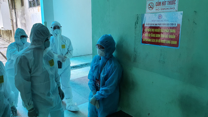 Xét nghiệm SARS-CoV-2 cho lượng lực điều hành chống dịch tại Đà Nẵng - Ảnh 1. Xét nghiệm SARS-CoV-2 cho lượng lực điều hành chống dịch tại Đà Nẵng - Ảnh 1.