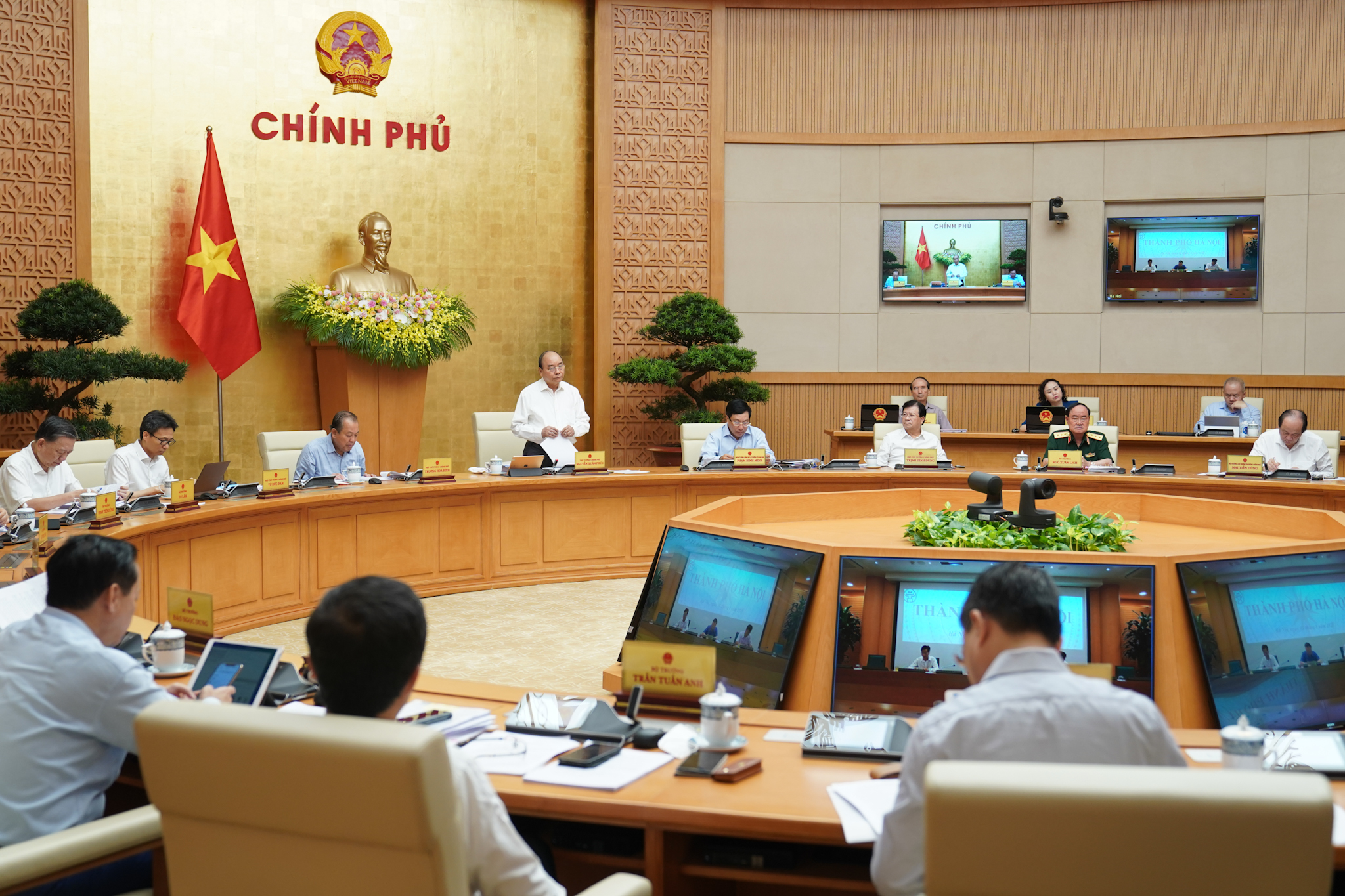 Thủ tướng: Giải ngân hết 630.000 tỉ đồng sẽ góp vào tăng trưởng GDP thêm 0,4% - Ảnh 1.