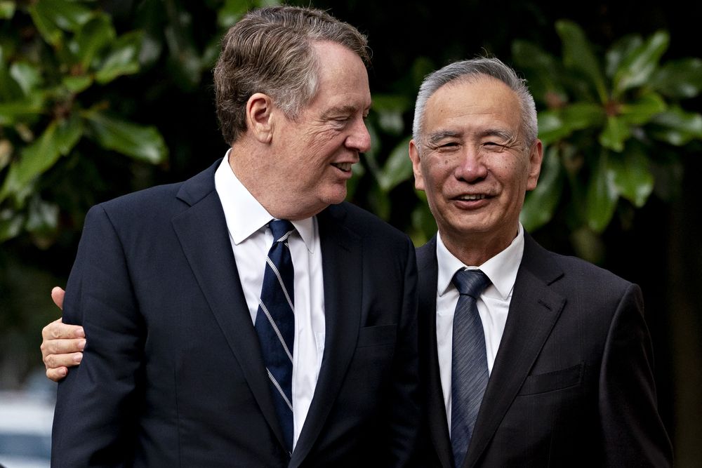 Bloomberg: Mỹ - Trung dự kiến đánh giá lại thỏa thuận thương mại giai đoạn một vào giữa tháng 8 - Ảnh 1. Bloomberg: Mỹ - Trung dự kiến đánh giá lại thỏa thuận thương mại giai đoạn một vào giữa tháng 8 - Ảnh 1.