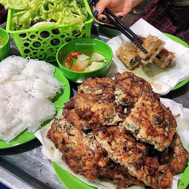 Đâu là món ăn đặc sản Hà Nội gây thương nhớ cho người lữ khách? - Ảnh 8. Đâu là món ăn đặc sản Hà Nội gây thương nhớ cho người lữ khách? - Ảnh 8.