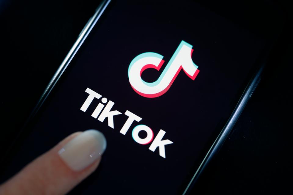 Mua TikTok, tập đoàn Microsoft sẽ trở nên hấp dẫn hơn với giới trẻ - Ảnh 1. Mua TikTok, tập đoàn Microsoft sẽ trở nên hấp dẫn hơn với giới trẻ - Ảnh 1.