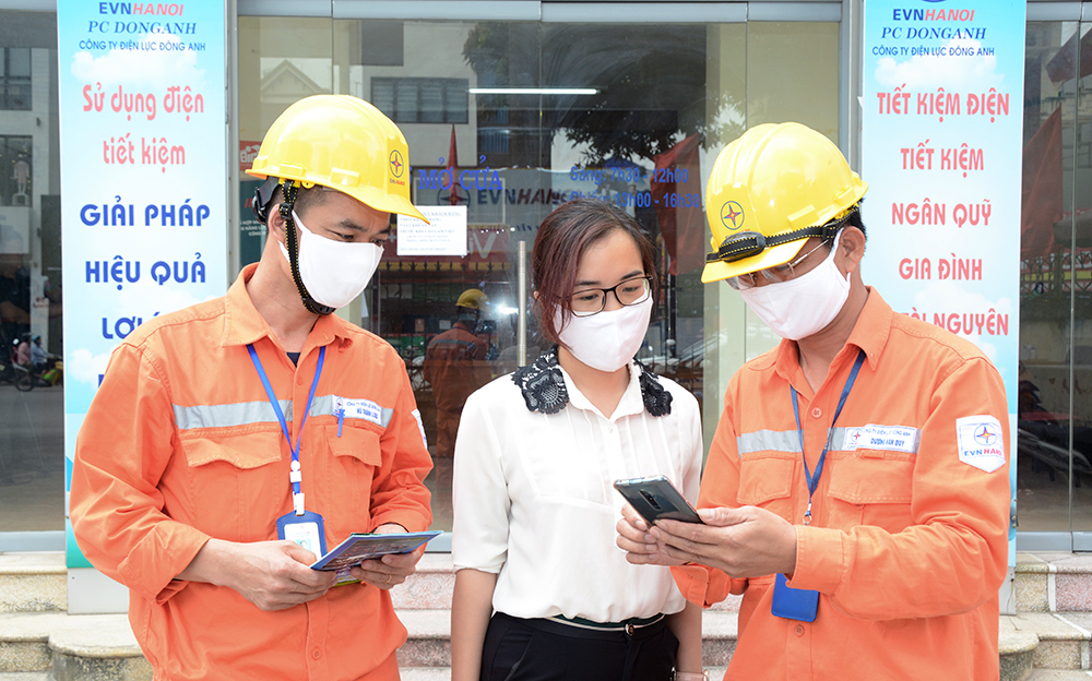 EVN Hà Nội miễn, giảm gần 900 tỉ đồng tiền điện cho khách hàng bị ảnh hưởng bởi dịch Covid-19 - Ảnh 1. EVN Hà Nội miễn, giảm gần 900 tỉ đồng tiền điện cho khách hàng bị ảnh hưởng bởi dịch Covid-19 - Ảnh 1.