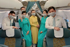 Vietnam Airlines: Từ lãnh đạo đến phi công, tiếp viên đều phải giảm nửa thu nhập