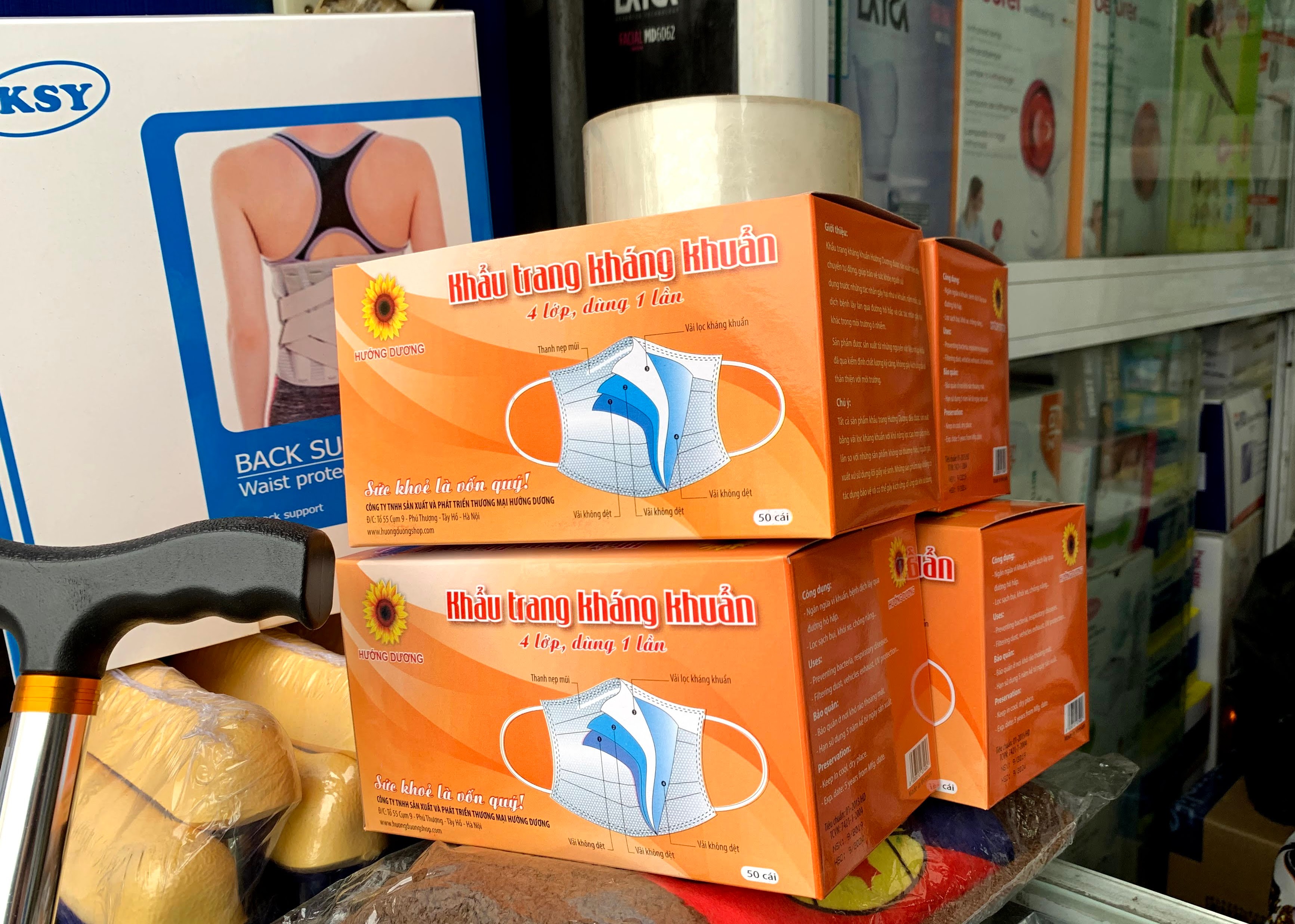 Khẩu trang y tế hết sốt ảo, giá lao dốc chóng mặt, dân buôn 'khóc ròng' vì trót ôm hàng - Ảnh 4. Khẩu trang y tế hết sốt ảo, giá lao dốc chóng mặt, dân buôn 'khóc ròng' vì trót ôm hàng - Ảnh 4.