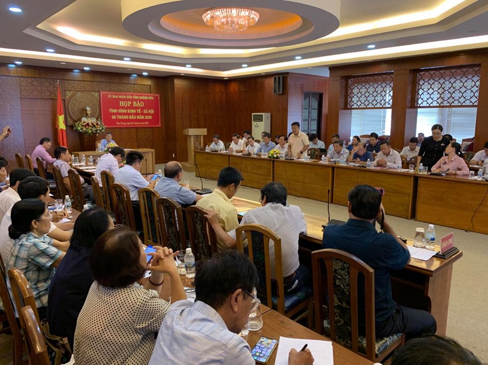 Khánh Hòa lúng túng khi Viện Pasteur Nha Trang ngừng nhận mẫu xét nghiệm COVID-19 - Ảnh 1. Khánh Hòa lúng túng khi Viện Pasteur Nha Trang ngừng nhận mẫu xét nghiệm COVID-19 - Ảnh 1.