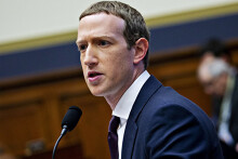 CEO Facebook trở thành siêu tỉ phú thứ ba của thế giới