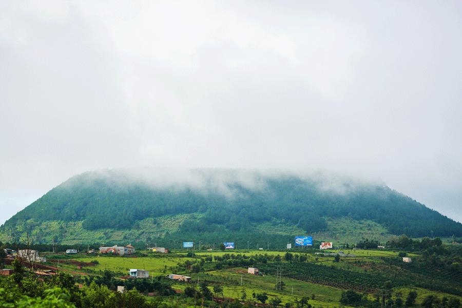 Chiêm ngưỡng núi Hàm Rồng Gia Lai - 'Nóc nhà' của thành phố Pleiku - Ảnh 5. Chiêm ngưỡng núi Hàm Rồng Gia Lai - 'Nóc nhà' của thành phố Pleiku - Ảnh 5.