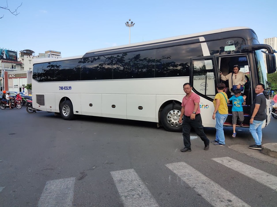 Khánh Hòa kiên quyết cấm xe 29 chỗ vào trung tâm TP Nha Trang trong khung giờ cao điểm - Ảnh 2. Khánh Hòa kiên quyết cấm xe 29 chỗ vào trung tâm TP Nha Trang trong khung giờ cao điểm - Ảnh 2.