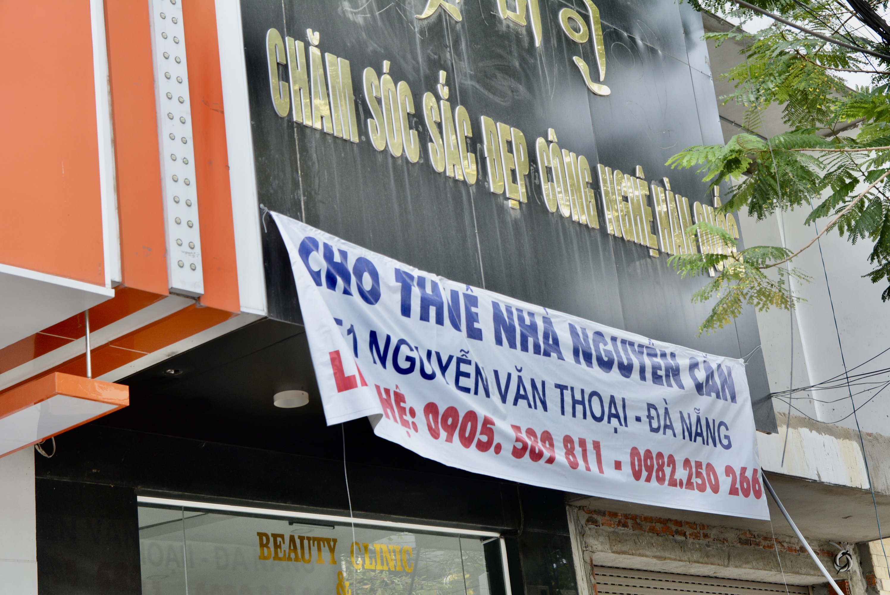 Cho thuê, sang nhượng mặt bị 'ế' ở các tuyến phố chuyên doanh lớn Đà Nẵng khi dịch COVID-19 phức tạp - Ảnh 9.