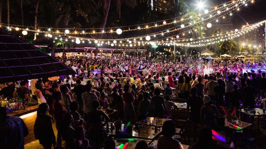 Khánh Hòa: Cấm tụ tập quá 20 người, ngừng massge, karaoke... từ 00 giờ ngày 10/8 - Ảnh 1. Khánh Hòa: Cấm tụ tập quá 20 người, ngừng massge, karaoke... từ 00 giờ ngày 10/8 - Ảnh 1.
