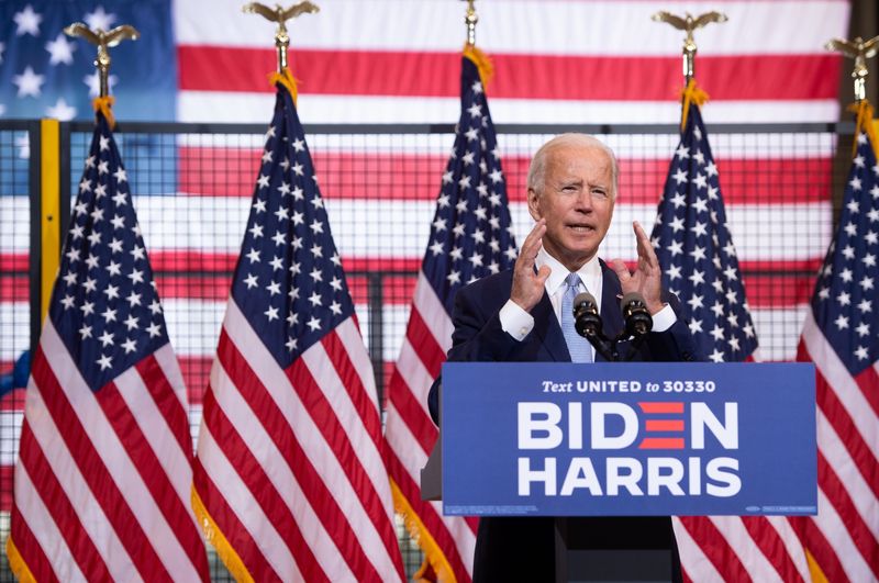 Ông Biden phản pháo, cáo buộc Tổng thống Trump kích động bạo loạn ở Mỹ - Ảnh 1.