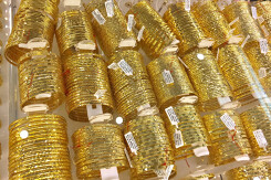 So sánh giá vàng hôm nay 10/9: Duy trì đà tăng, tiến gần mức 57 triệu đồng/lượng
