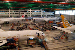 Mỹ điều tra lỗi sản xuất tàu bay Boeing 787 Dreamliner