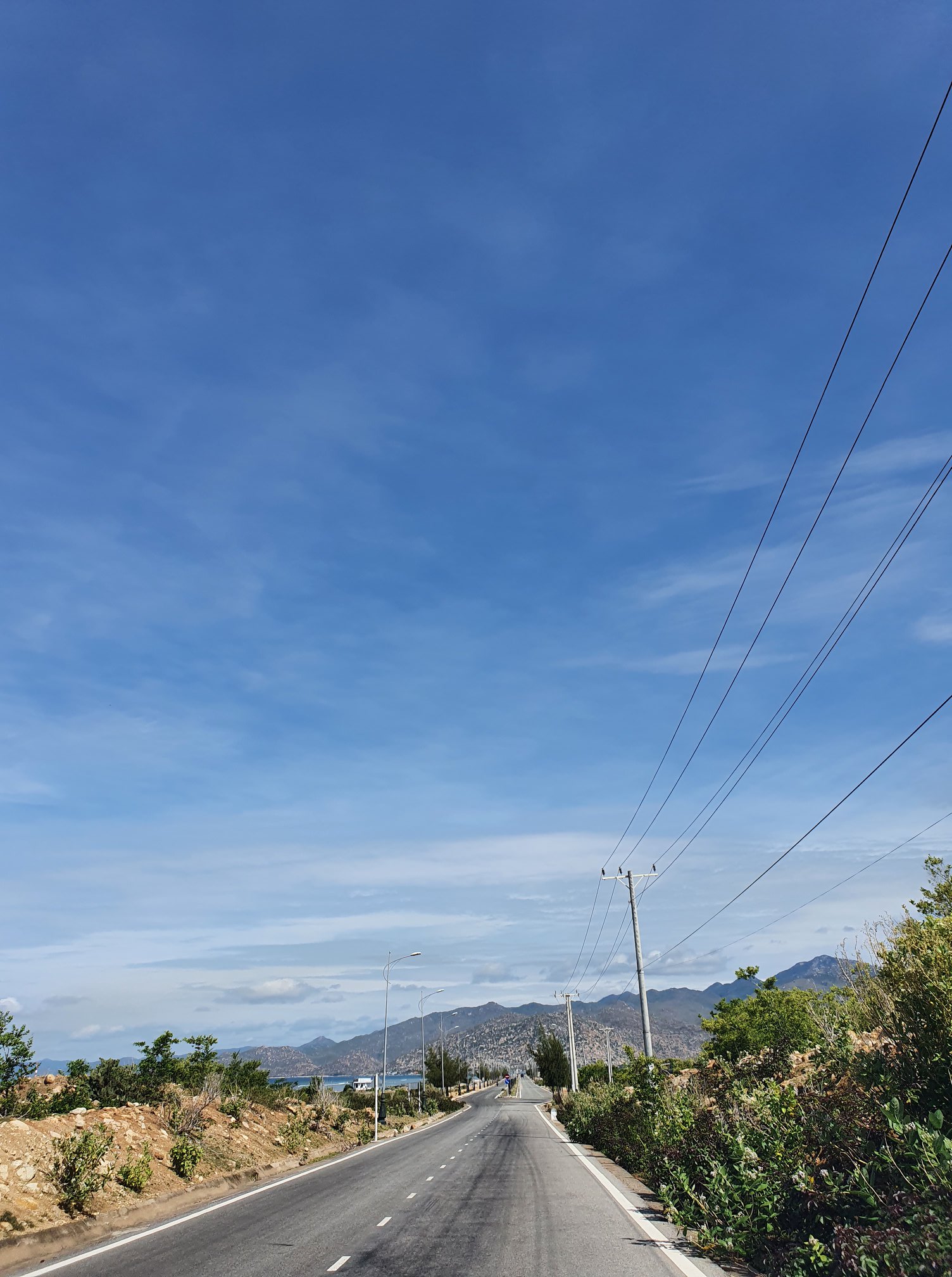 Ghé Mũi Dinh Ninh Thuận, chiêm ngưỡng cung đường ven biển đẹp nhất Việt Nam - Ảnh 9. Ghé Mũi Dinh Ninh Thuận, chiêm ngưỡng cung đường ven biển đẹp nhất Việt Nam - Ảnh 9.