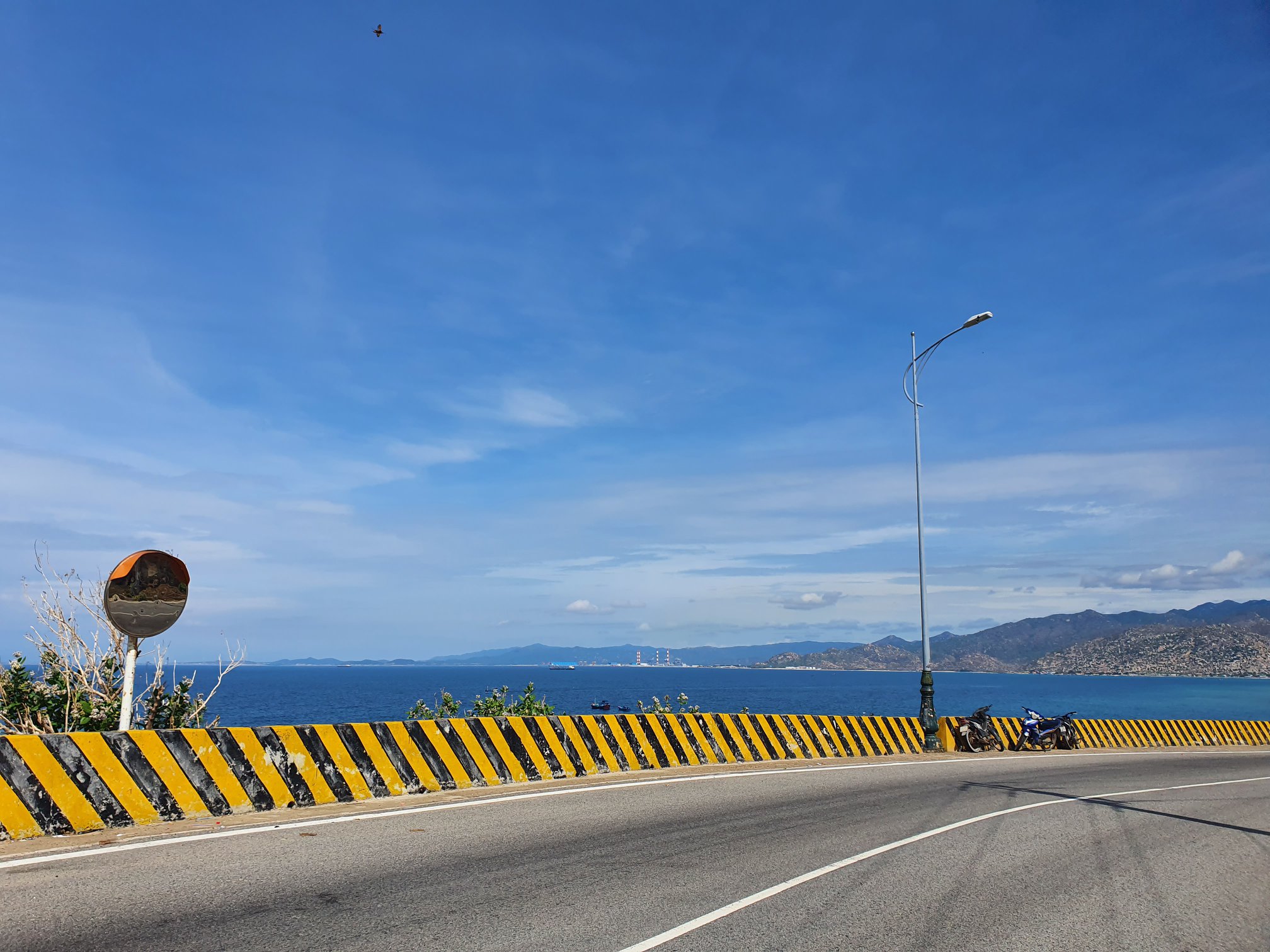 Ghé Mũi Dinh Ninh Thuận, chiêm ngưỡng cung đường ven biển đẹp nhất Việt Nam - Ảnh 8. Ghé Mũi Dinh Ninh Thuận, chiêm ngưỡng cung đường ven biển đẹp nhất Việt Nam - Ảnh 8.