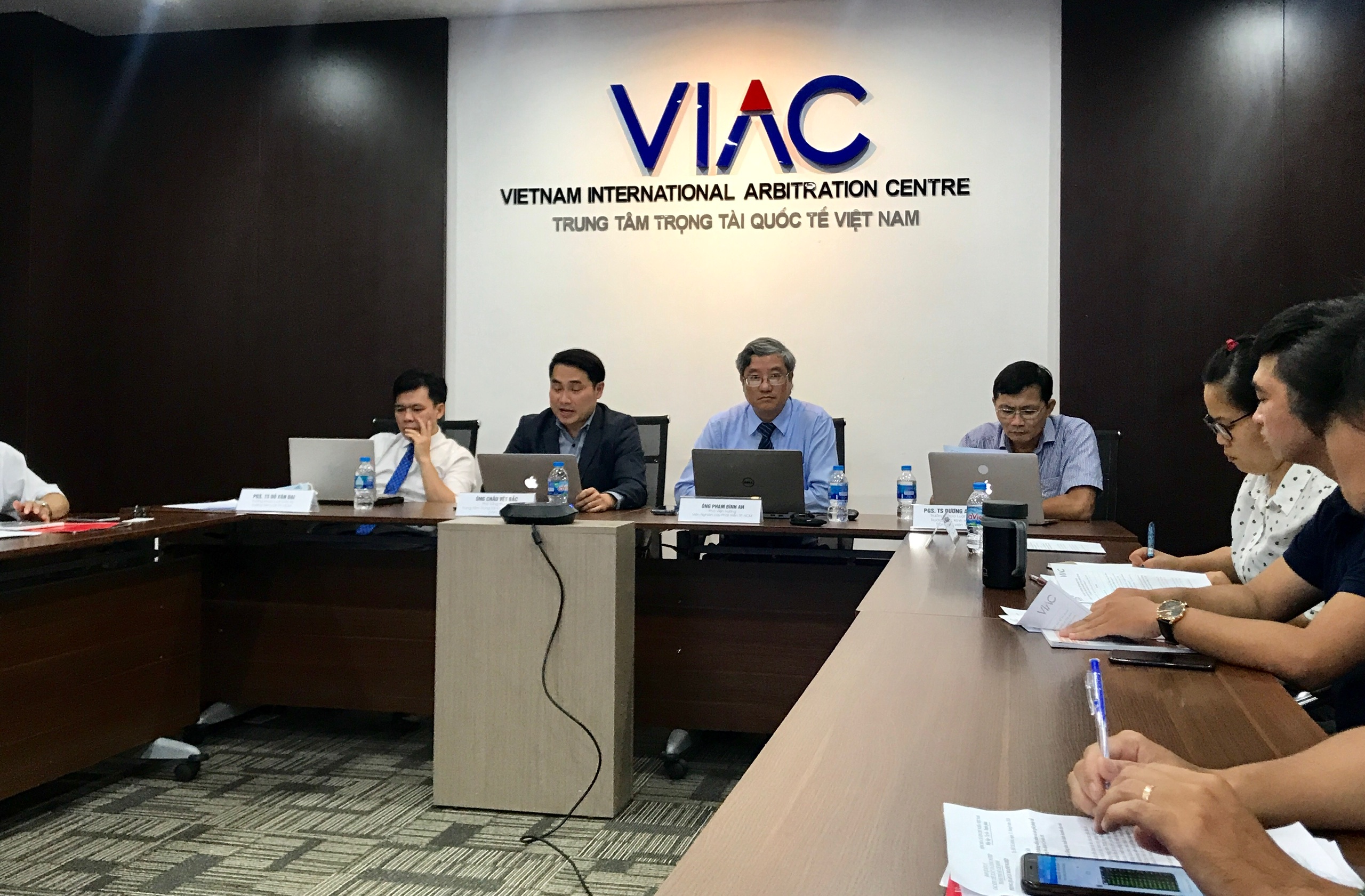Điều kiện tiếp cận chính sách hỗ trợ cứng nhắc khiến doanh nghiệp khó chồng khó - Ảnh 1. Điều kiện tiếp cận chính sách hỗ trợ cứng nhắc khiến doanh nghiệp khó chồng khó - Ảnh 1.