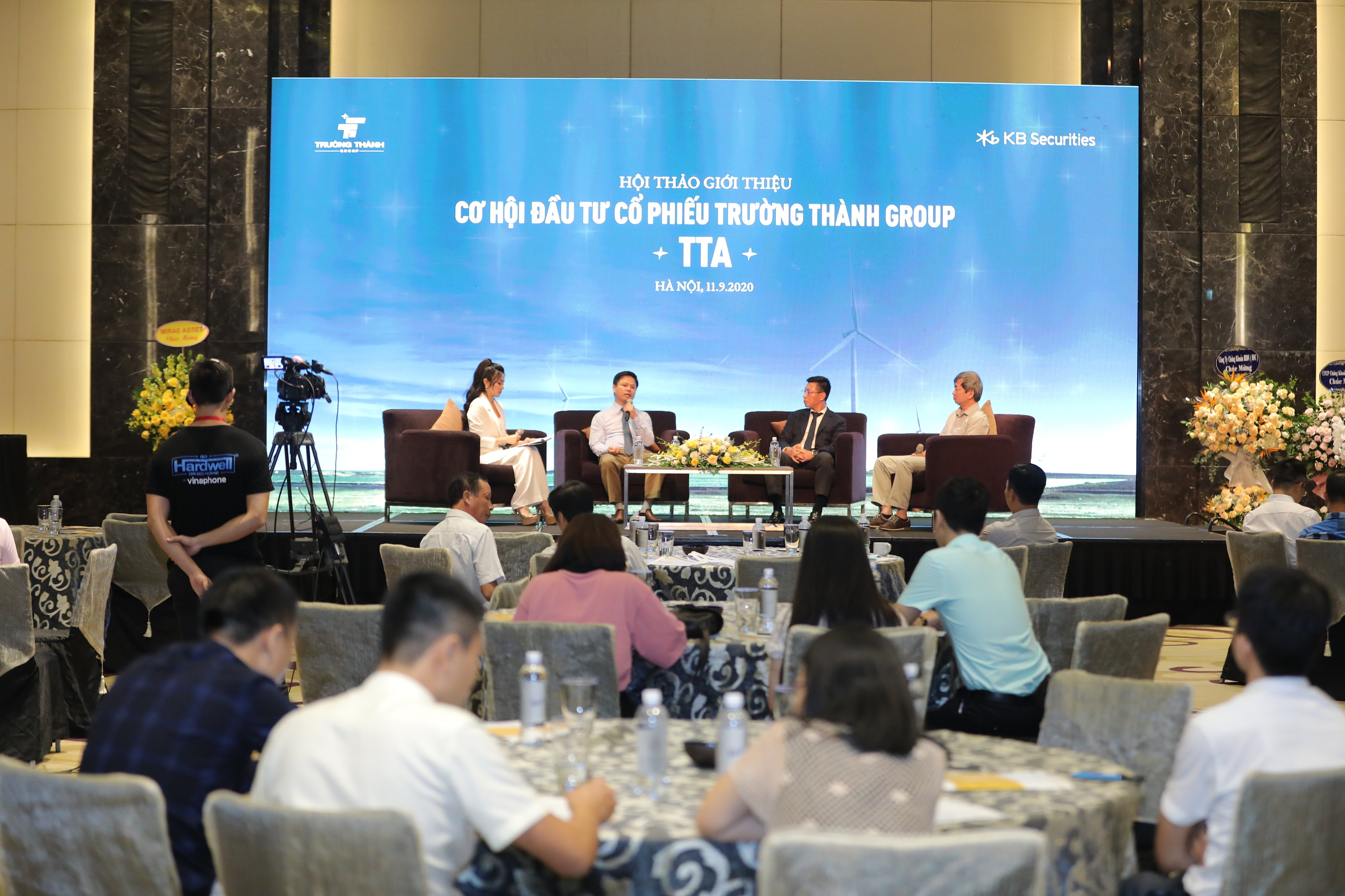 CEO Trường Thành Group (TTA): Đưa cổ phiếu lên sàn để tìm đối tác tốt đồng hành cùng các dự án rất lớn sắp tới - Ảnh 1. CEO Trường Thành Group (TTA): Đưa cổ phiếu lên sàn để tìm đối tác tốt đồng hành cùng các dự án rất lớn sắp tới - Ảnh 1.