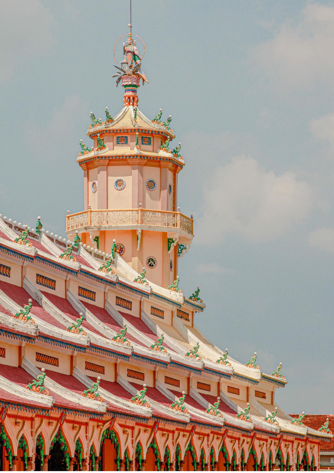 Tòa thánh Tây Ninh, công trình kiến trúc bê tông cốt tre nổi tiếng vùng Đông Nam Bộ - Ảnh 5. Tòa thánh Tây Ninh, công trình kiến trúc bê tông cốt tre nổi tiếng vùng Đông Nam Bộ - Ảnh 5.