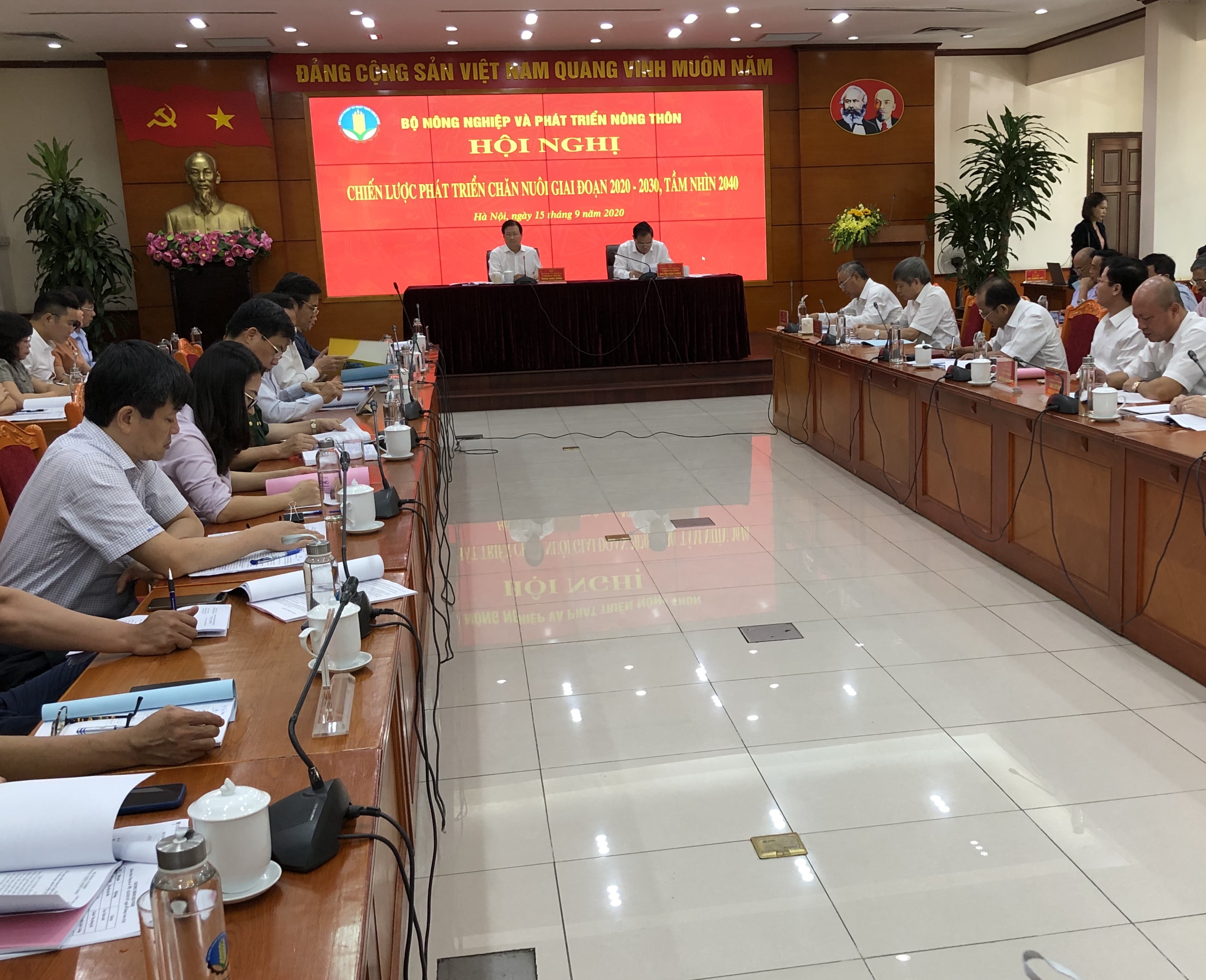 Bộ trưởng Bộ NN&PTNT: Thịt heo sẽ không còn chiếm 70% cơ cấu chăn nuôi - Ảnh 1. Bộ trưởng Bộ NN&PTNT: Thịt heo sẽ không còn chiếm 70% cơ cấu chăn nuôi - Ảnh 1.