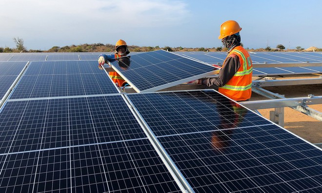 Sôi động đầu tư các dự án năng lượng mặt trời - Ảnh 3. Sôi động đầu tư các dự án năng lượng mặt trời - Ảnh 3.