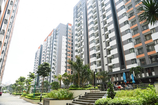 Loạt dự án tắc tiền sử dụng đất, chậm sổ hồng ở TP HCM - Ảnh 1.