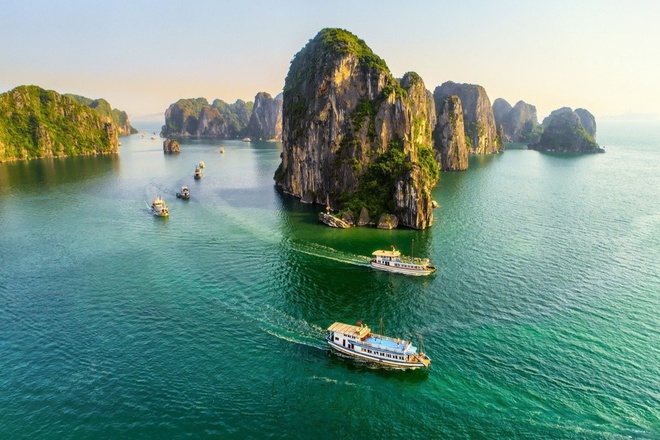 Dưới tác động của dịch Covid-19, Quảng Ninh lần lượt tung 2 gói kích cầu du lịch với tổng giá trị 300 tỉ đồng. (Ảnh: Nguyễn Quang Ngọc). Dưới tác động của dịch Covid-19, Quảng Ninh lần lượt tung 2 gói kích cầu du lịch với tổng giá trị 300 tỉ đồng. (Ảnh: Nguyễn Quang Ngọc).