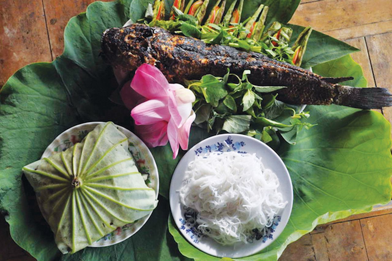 Truy tìm 6 quán cá lóc nướng trui thơm ngon nức tiếng tại Cần Thơ - Ảnh 2. Truy tìm 6 quán cá lóc nướng trui thơm ngon nức tiếng tại Cần Thơ - Ảnh 2.