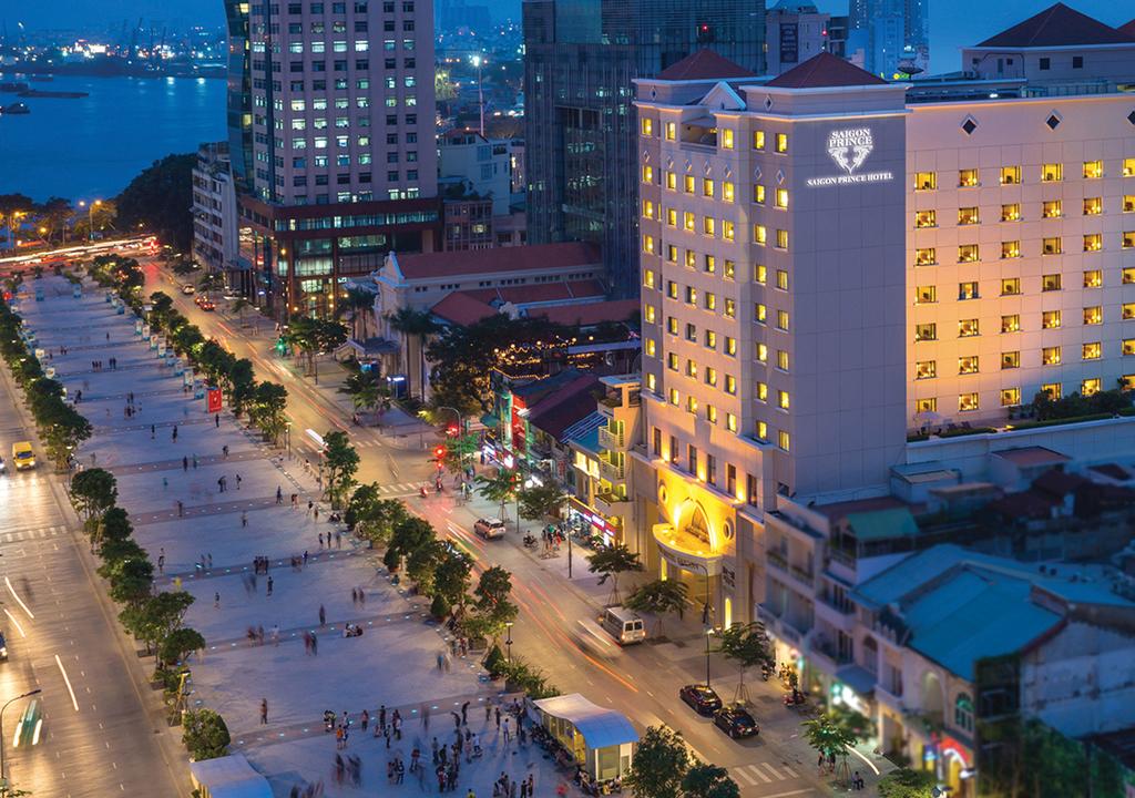 Chủ khách sạn Saigon Prince Hotel lỗ 27 tỉ đồng nửa đầu năm, gánh 370 tỉ tiền lãi trái phiếu - Ảnh 1. Chủ khách sạn Saigon Prince Hotel lỗ 27 tỉ đồng nửa đầu năm, gánh 370 tỉ tiền lãi trái phiếu - Ảnh 1.